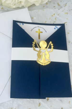 Zaproszenie na chrzest święty granatowe z złotym aniołem i białą wstążką, seria Anielskie Błogosławieństwo